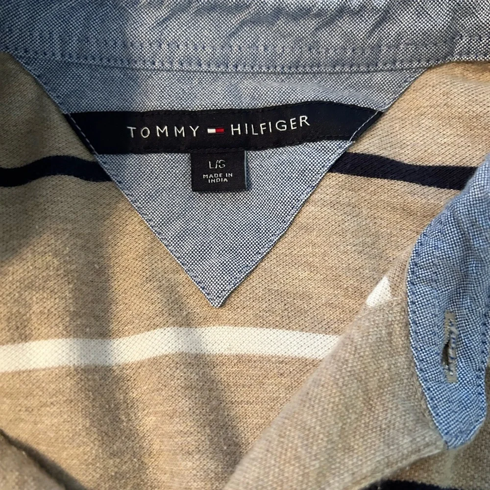 Tommy Hilfiger Men’s Polo Beige Blue and‎ White Stripes Size Large